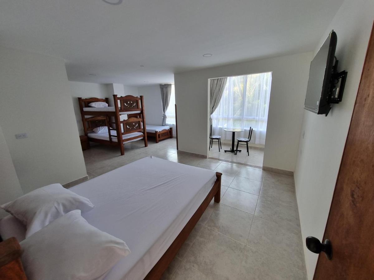Hotel Antonella Plaza Pinchote Extérieur photo