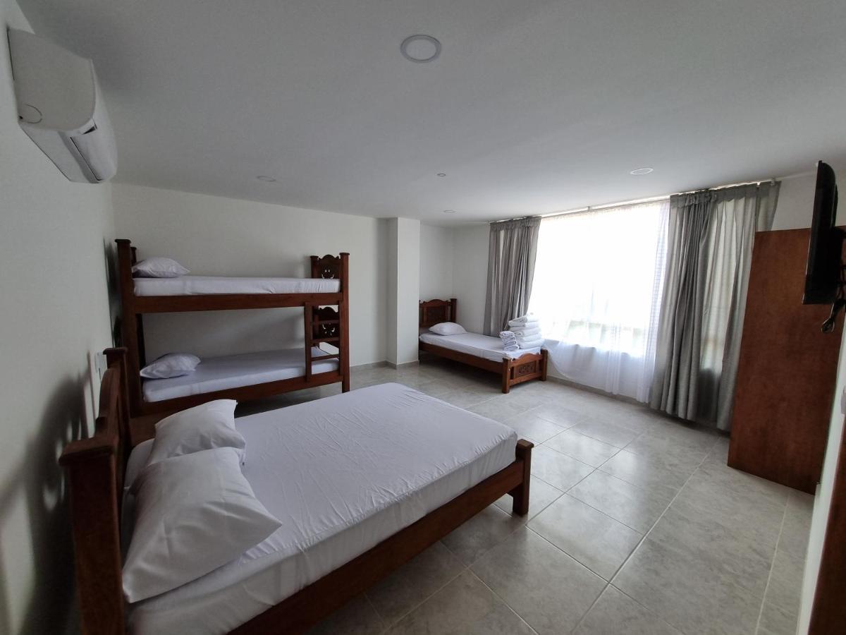 Hotel Antonella Plaza Pinchote Extérieur photo