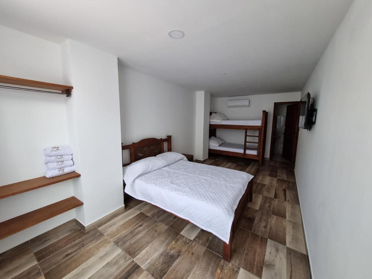 Hotel Antonella Plaza Pinchote Extérieur photo