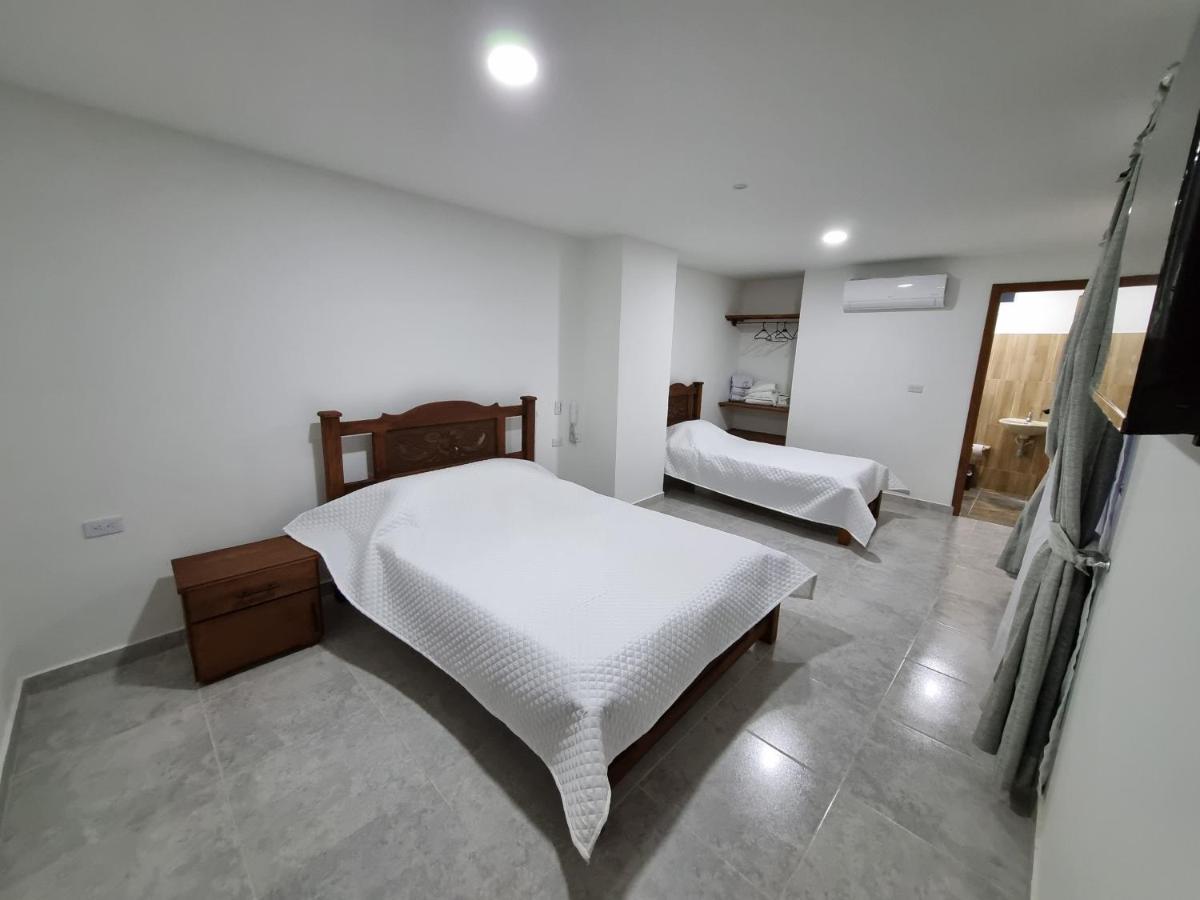 Hotel Antonella Plaza Pinchote Extérieur photo
